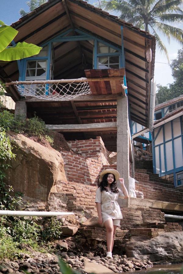 Kai Swargaloka Hotel Bandung Exterior photo